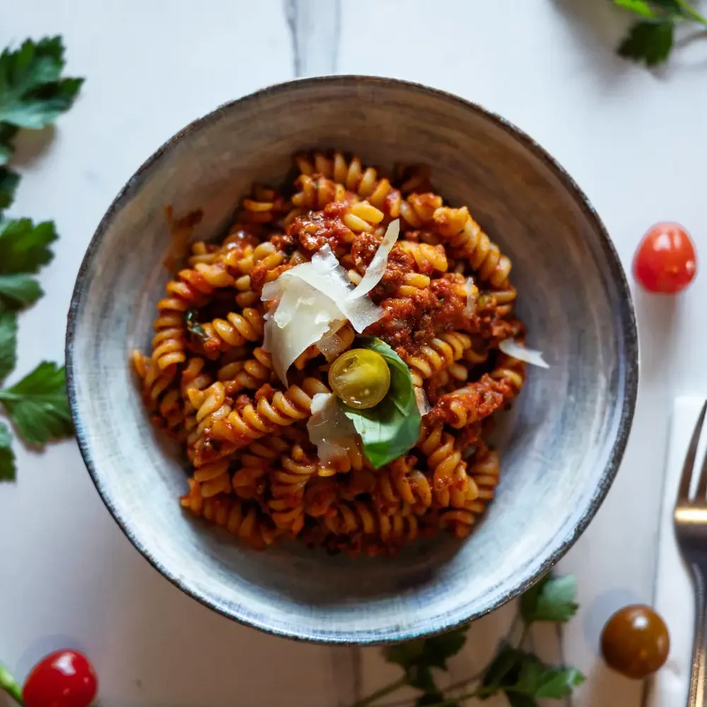 FUSILLI ALLA BOLOGNESE FUSILLI ALLA BOLOGNESE