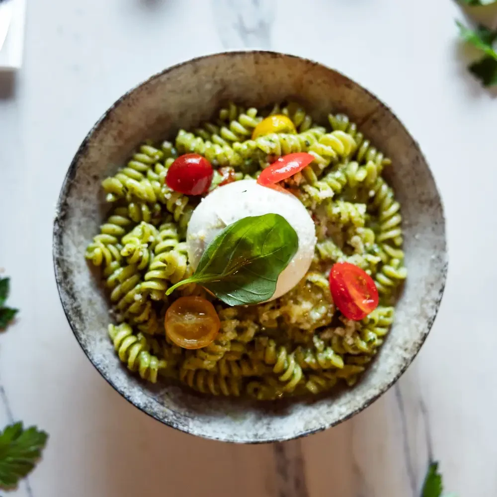 FUSILLI PESTO E BURRATA FUSILLI PESTO E BURRATA